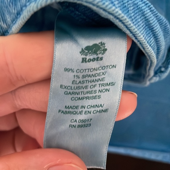 ROOTS- Cutest bright blue denim shorts (26) - Picture 3 of 4